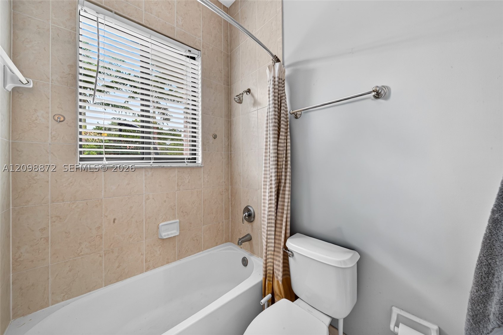 7876 SW 194th St, Cutler Bay FL 33157