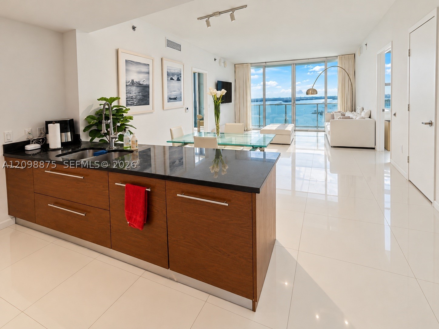 465 Brickell Ave #5105, Miami FL 33131