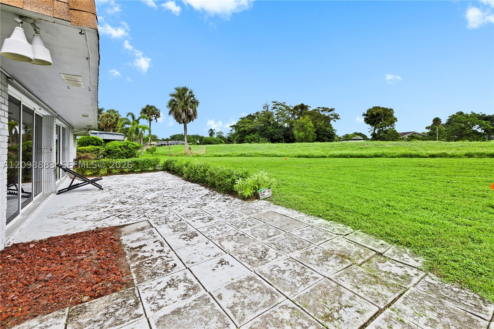 6204 Jacaranda Cir, Tamarac FL 33319