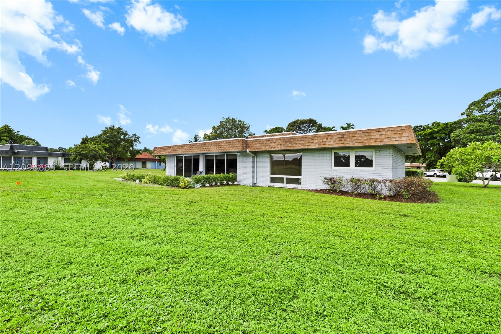 6204 Jacaranda Cir, Tamarac FL 33319