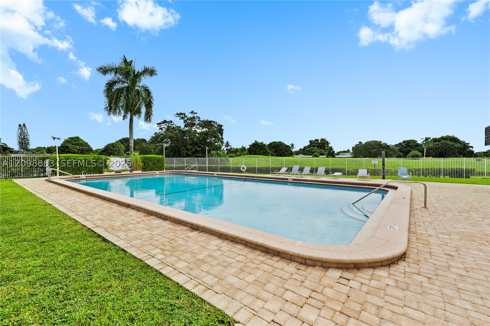6204 Jacaranda Cir, Tamarac FL 33319
