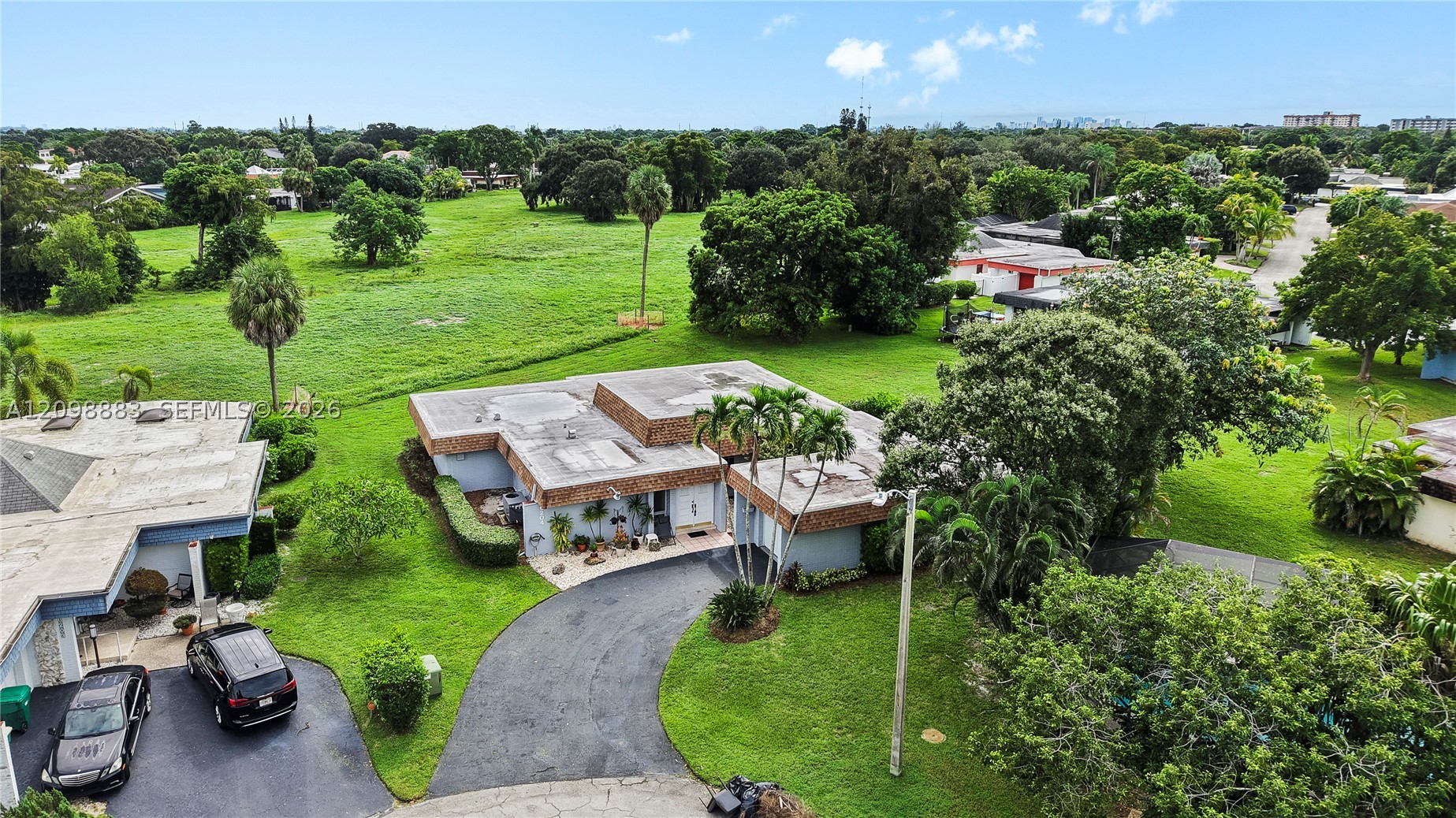 6204 Jacaranda Cir, Tamarac FL 33319