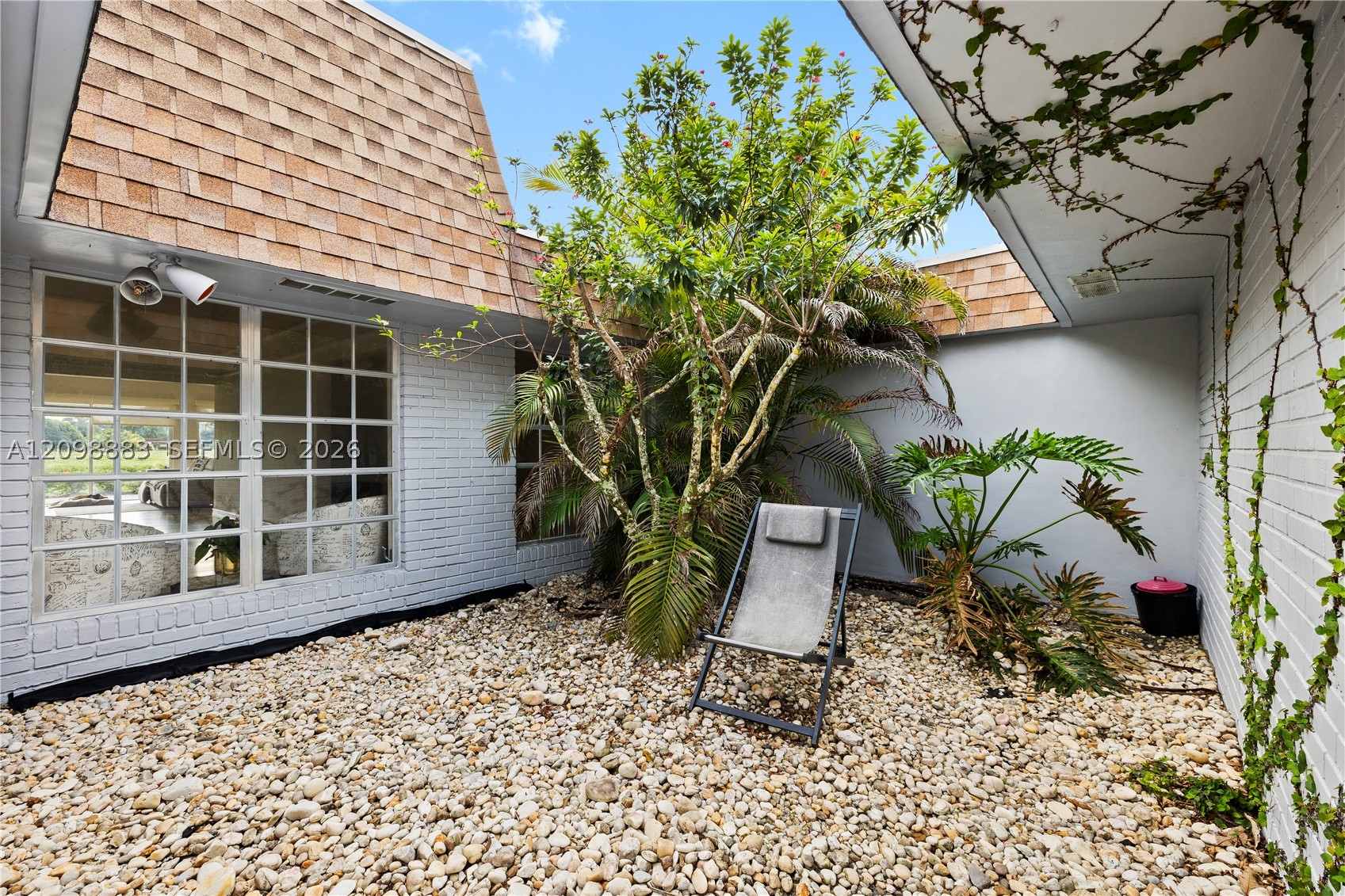 6204 Jacaranda Cir, Tamarac FL 33319