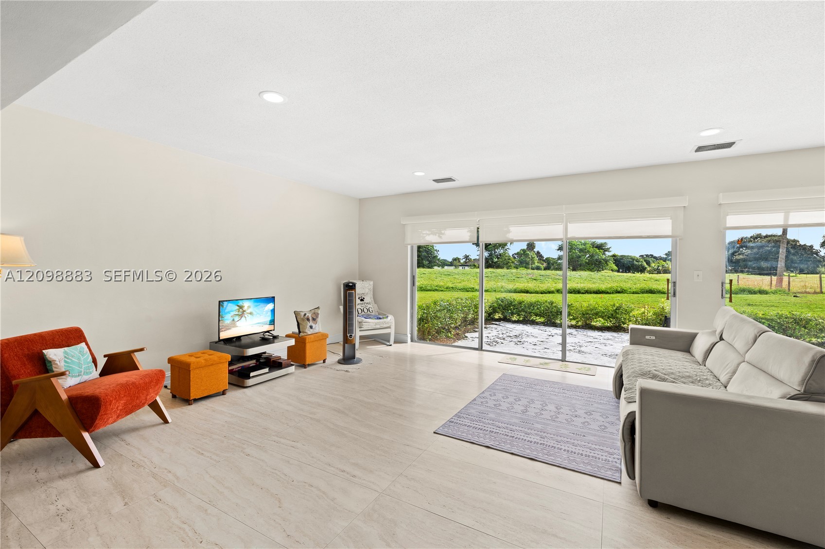 6204 Jacaranda Cir, Tamarac FL 33319