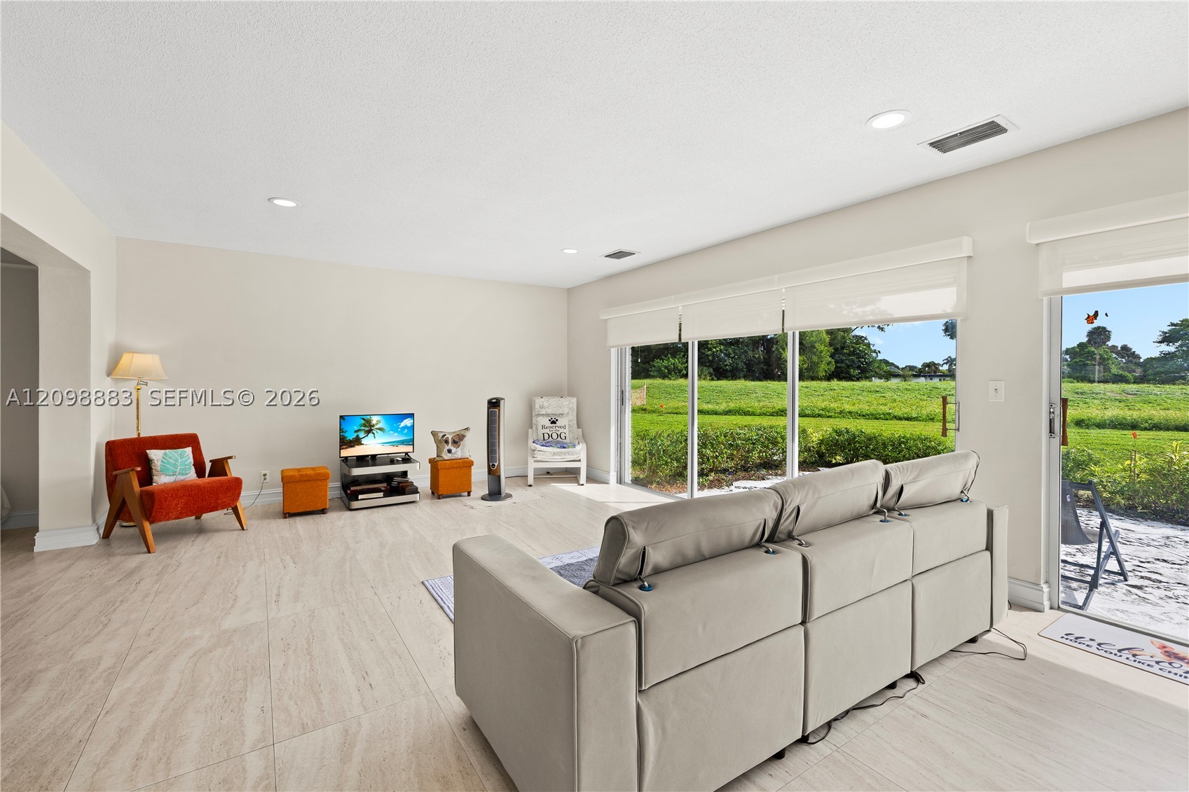 6204 Jacaranda Cir, Tamarac FL 33319