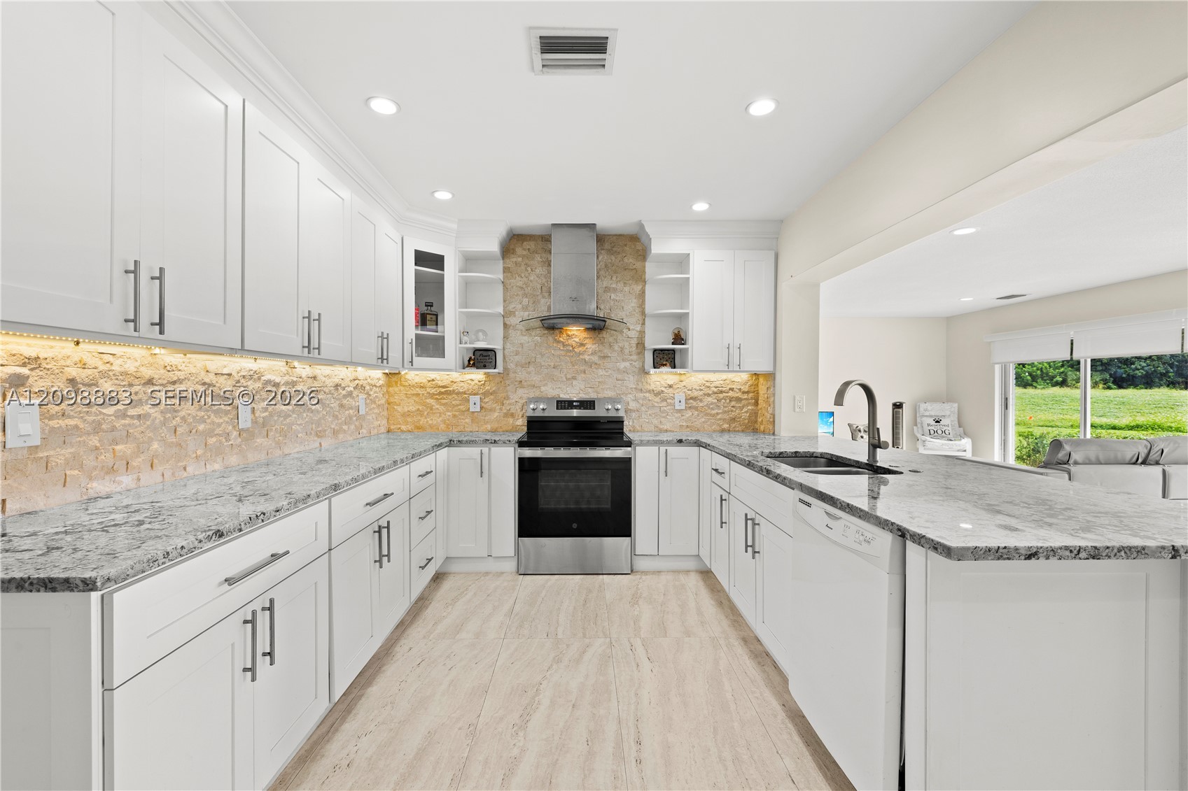 6204 Jacaranda Cir, Tamarac FL 33319