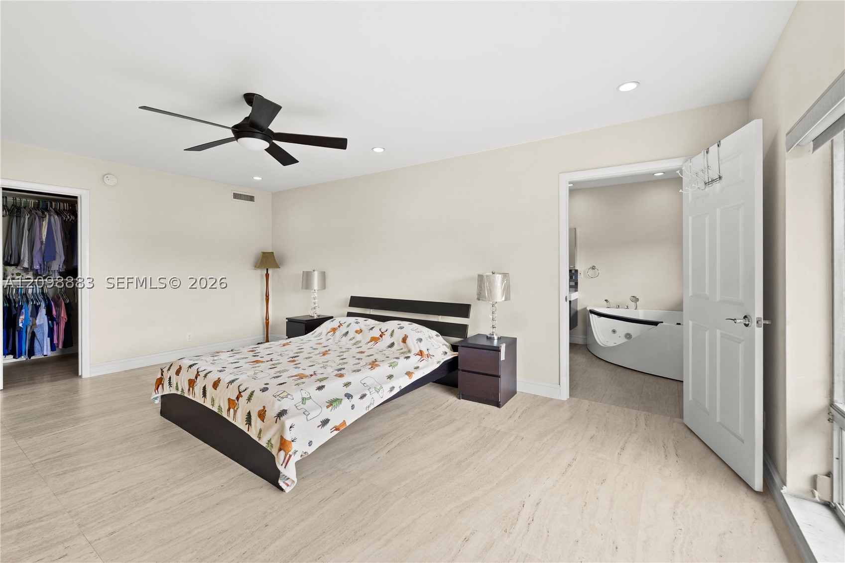 6204 Jacaranda Cir, Tamarac FL 33319