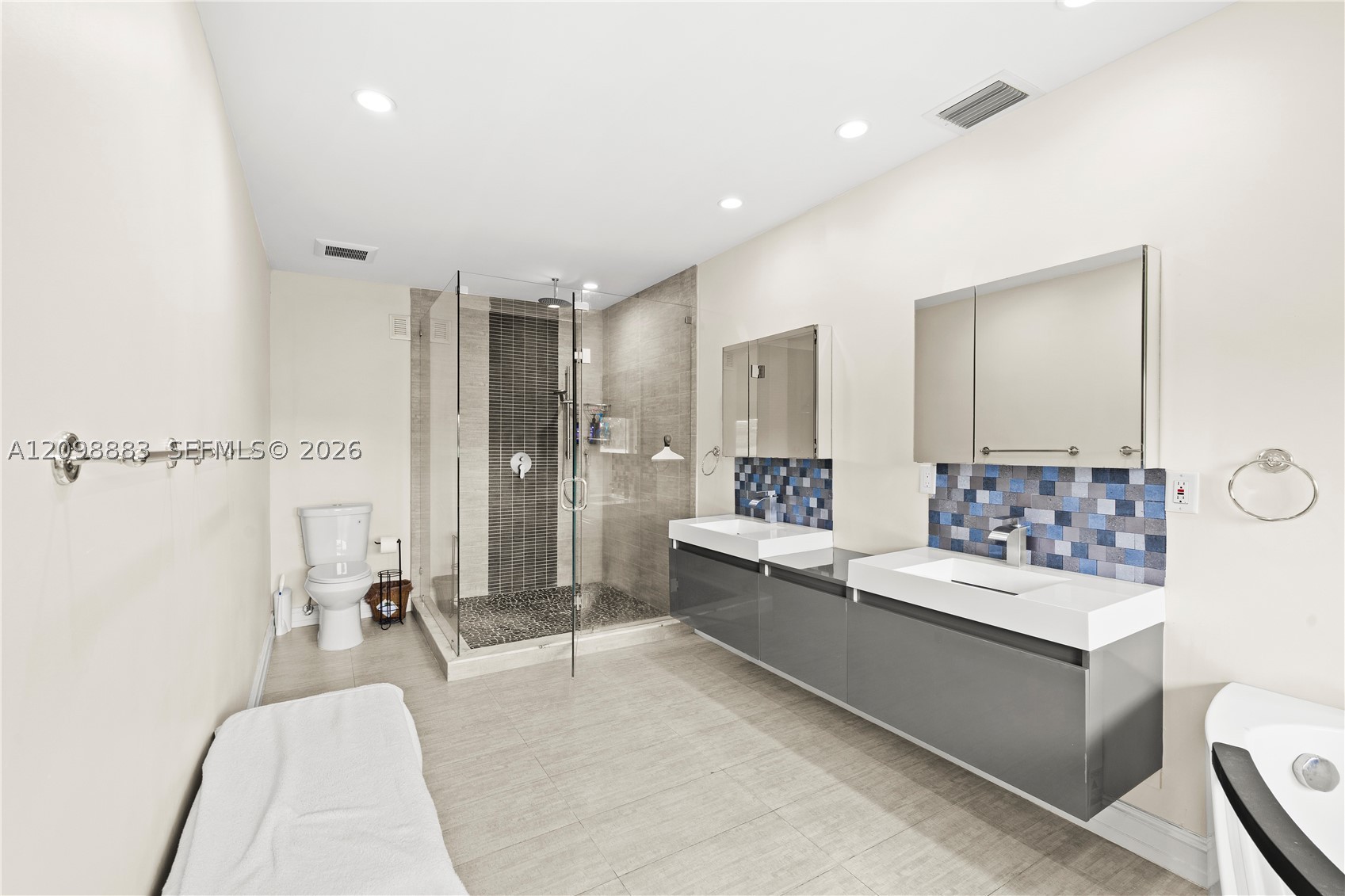 6204 Jacaranda Cir, Tamarac FL 33319