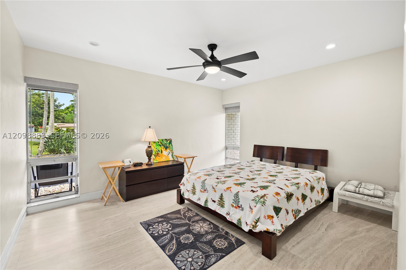 6204 Jacaranda Cir, Tamarac FL 33319