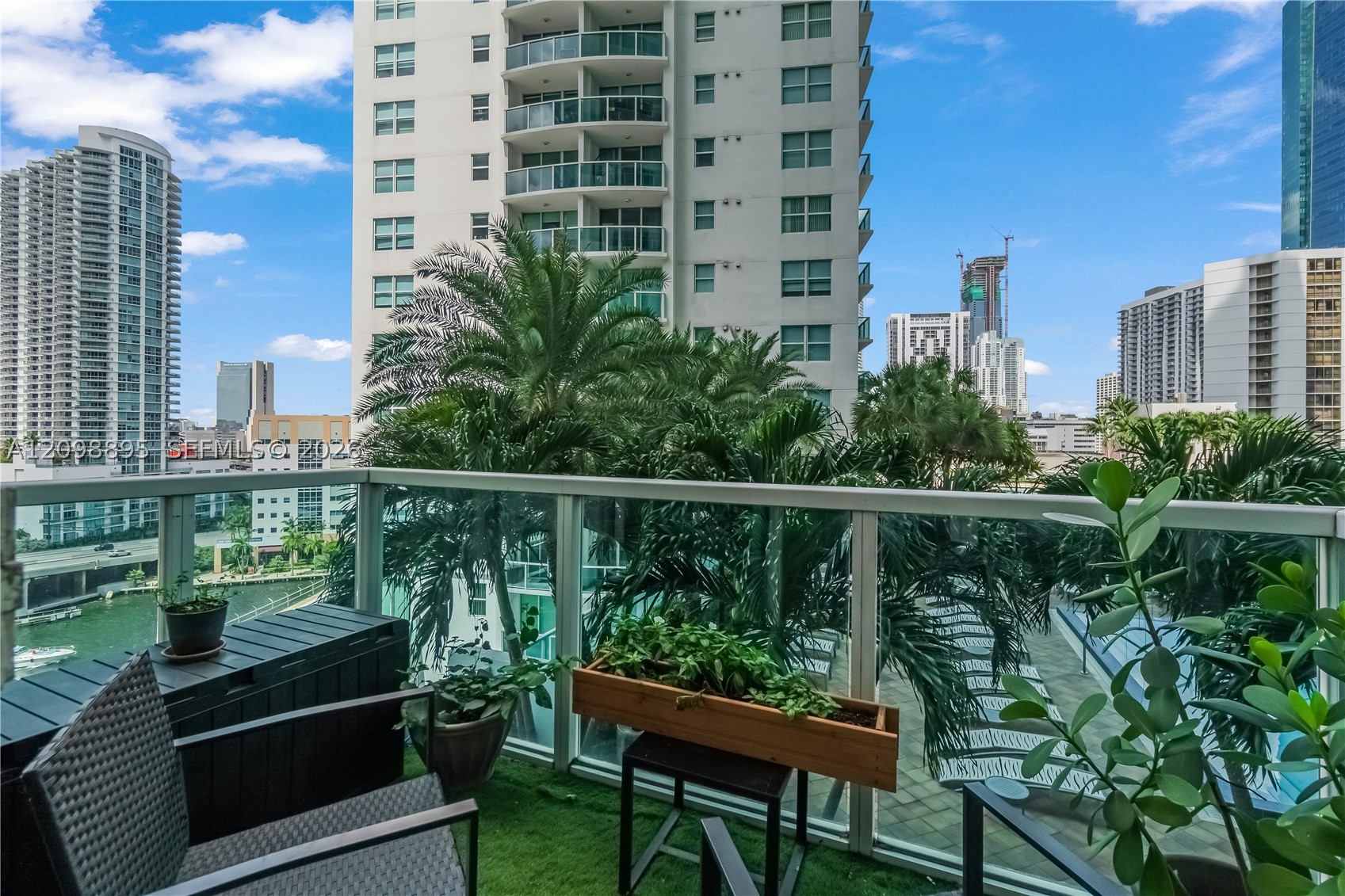 41 SE 5th St #811, Miami FL 33131