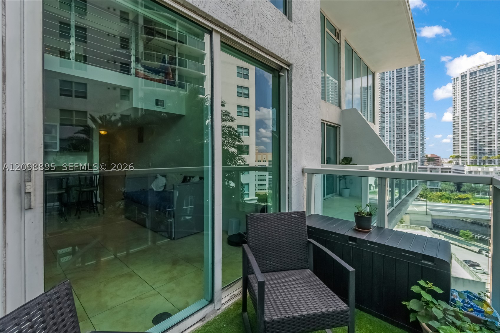 41 SE 5th St #811, Miami FL 33131