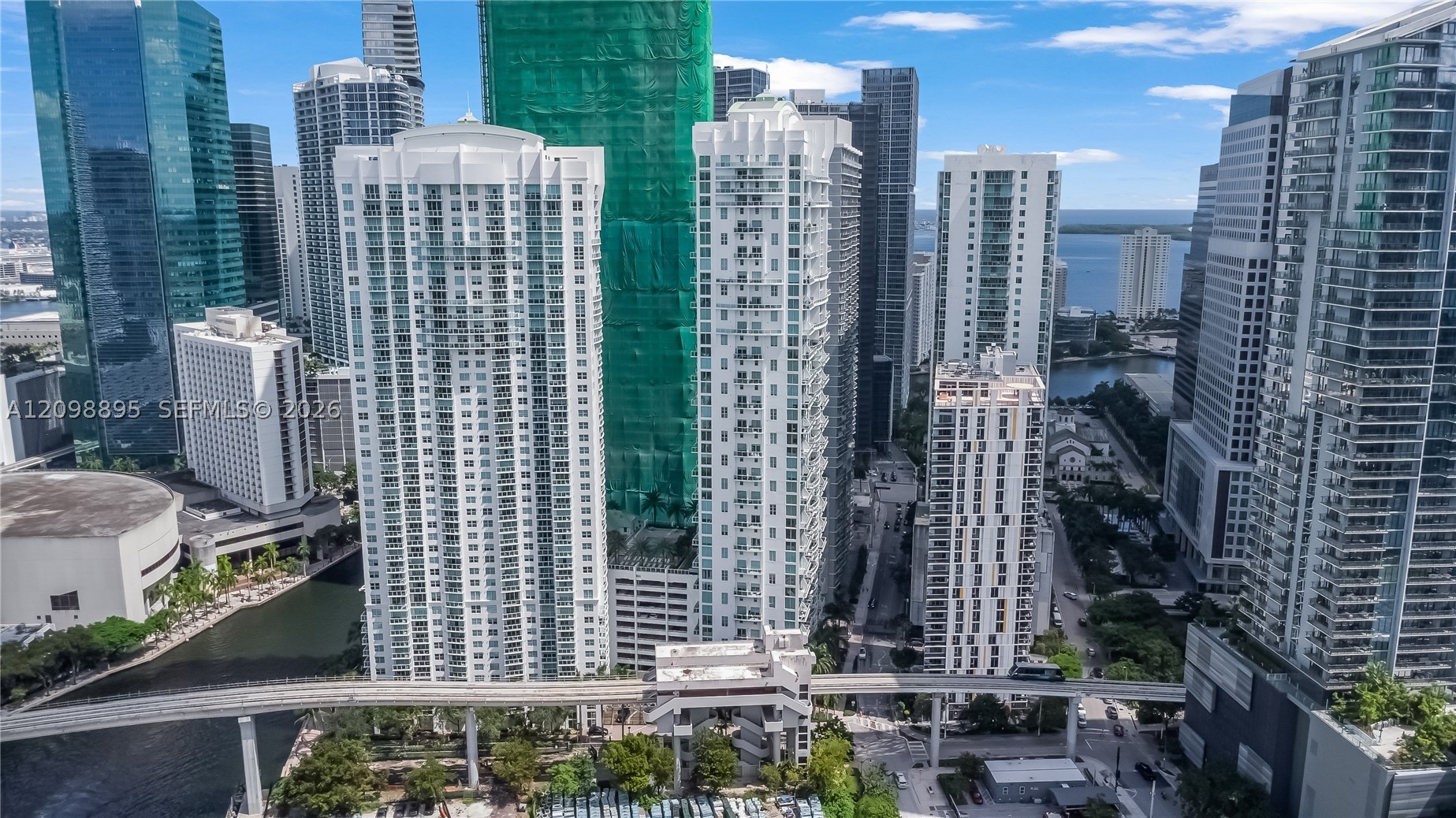41 SE 5th St #811, Miami FL 33131