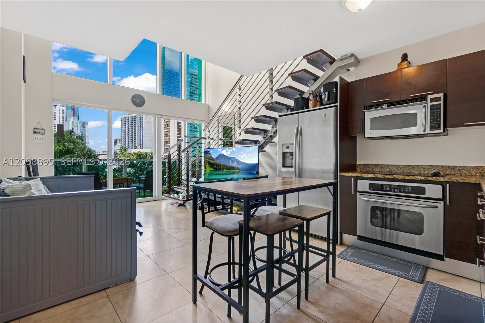 41 SE 5th St #811, Miami FL 33131