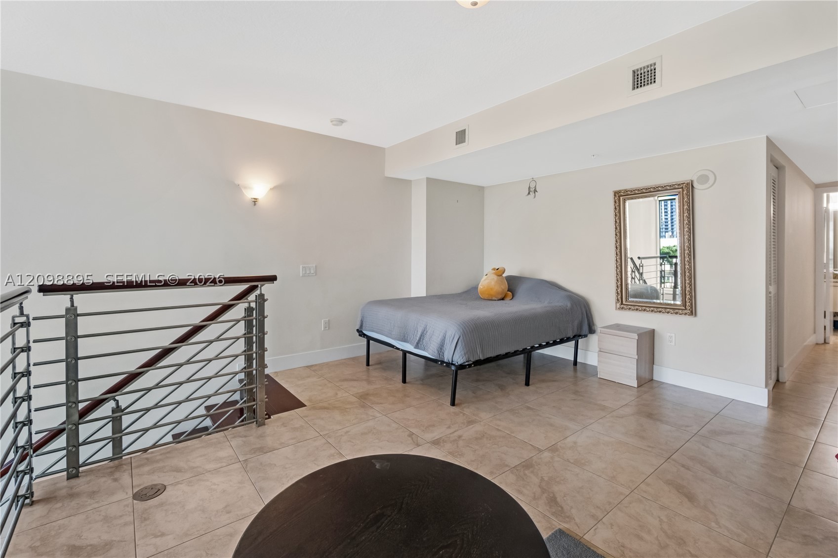 41 SE 5th St #811, Miami FL 33131