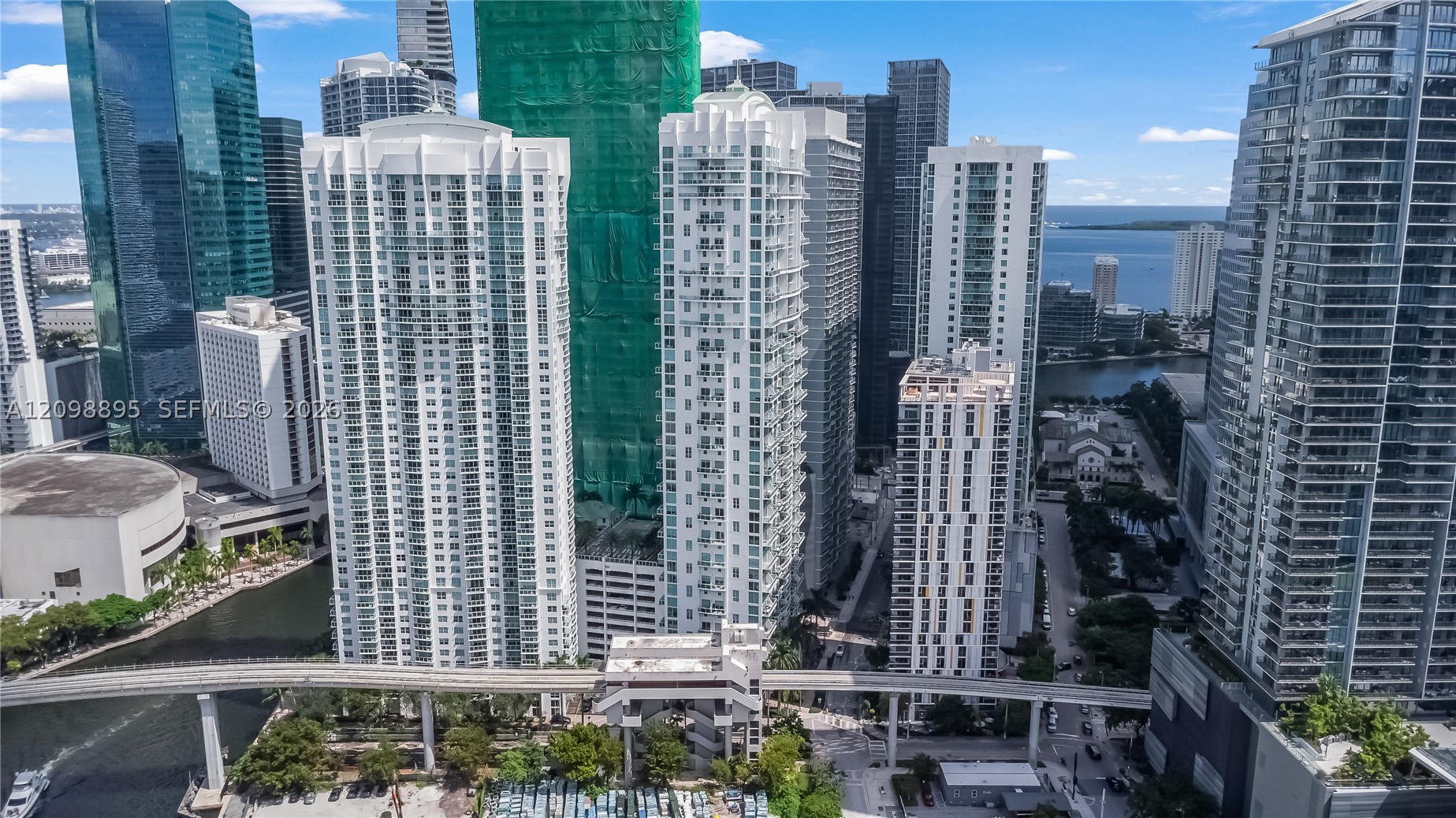 41 SE 5th St #811, Miami FL 33131