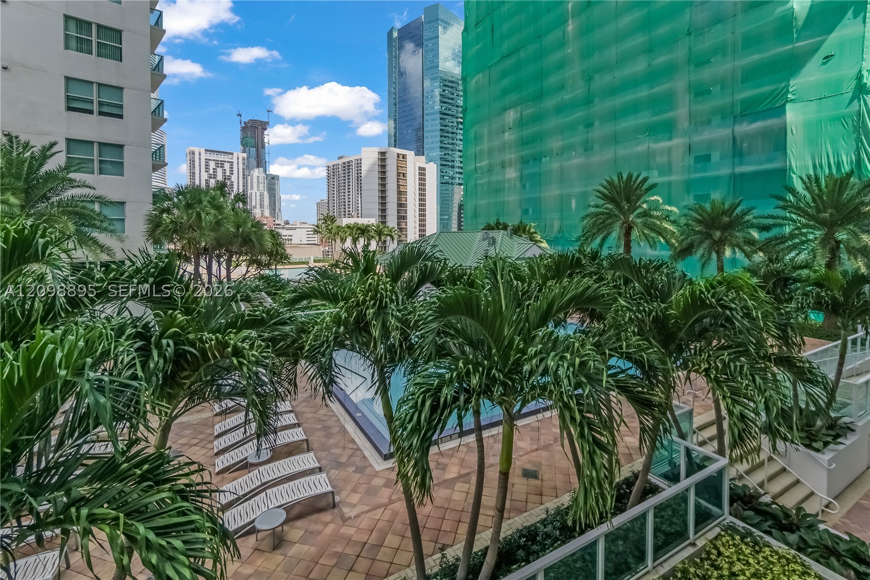 41 SE 5th St #811, Miami FL 33131