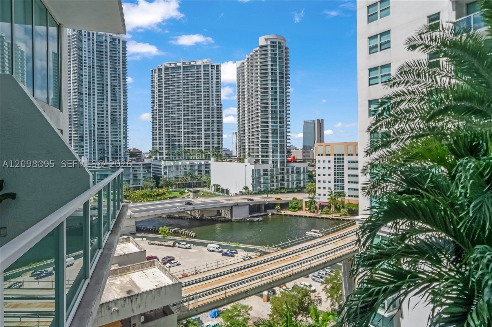 41 SE 5th St #811, Miami FL 33131