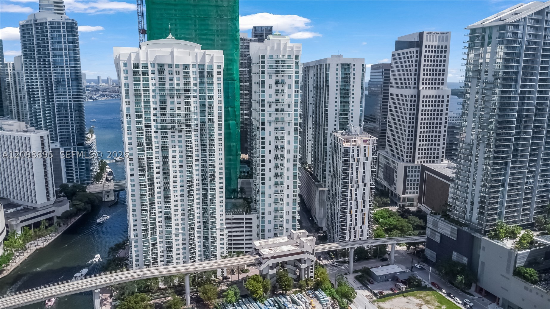 41 SE 5th St #811, Miami FL 33131