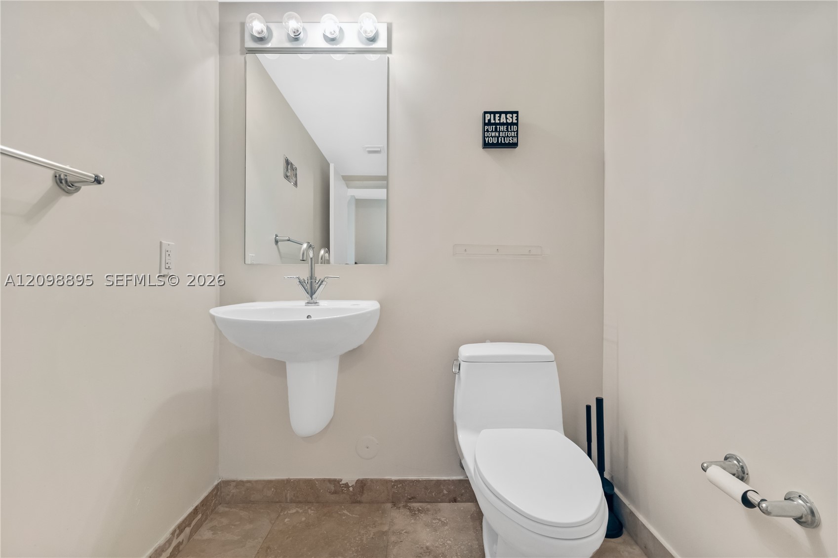 41 SE 5th St #811, Miami FL 33131