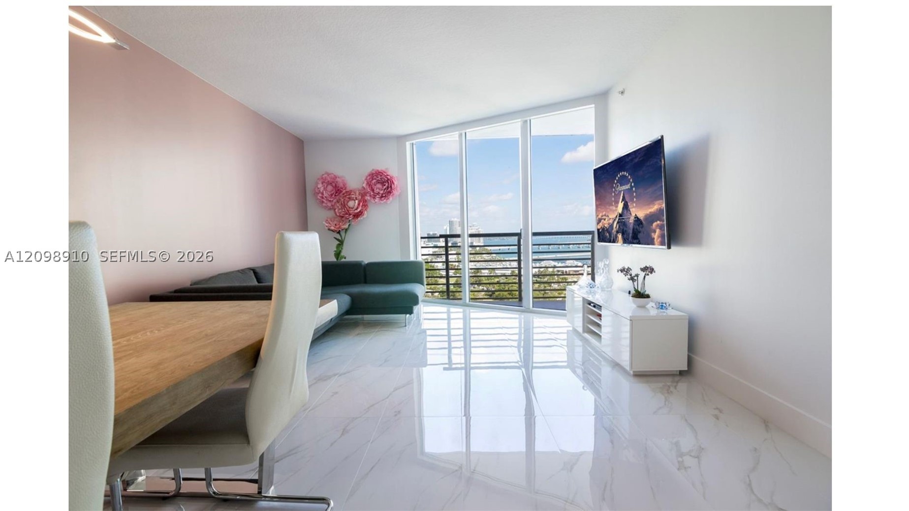 325 S Biscayne Blvd #2624, Miami FL 33131