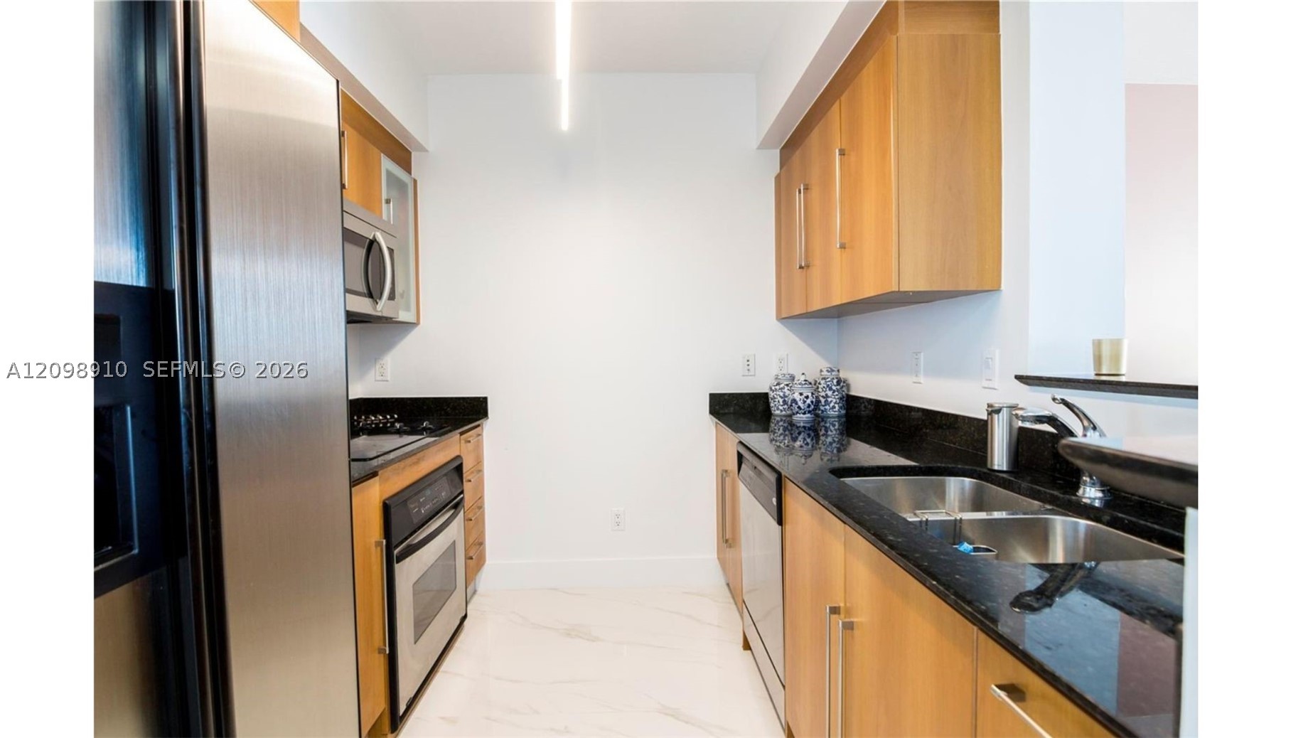 325 S Biscayne Blvd #2624, Miami FL 33131