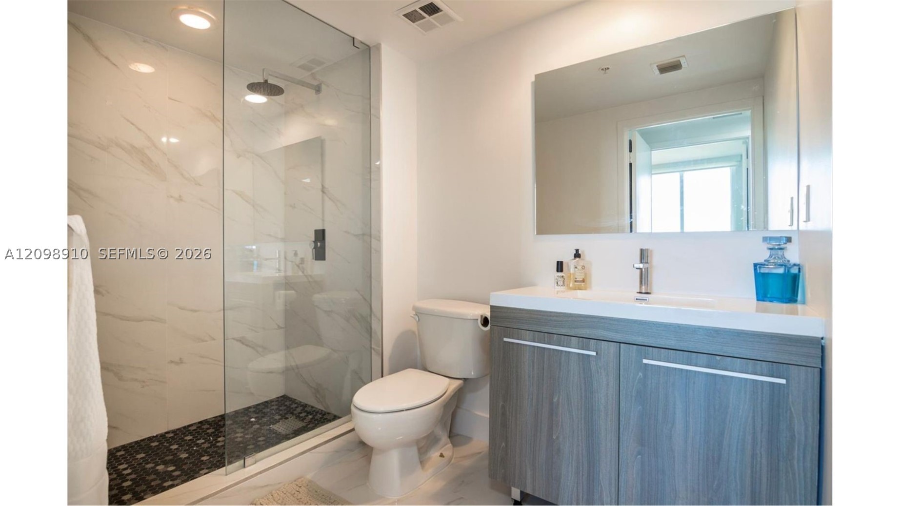 325 S Biscayne Blvd #2624, Miami FL 33131