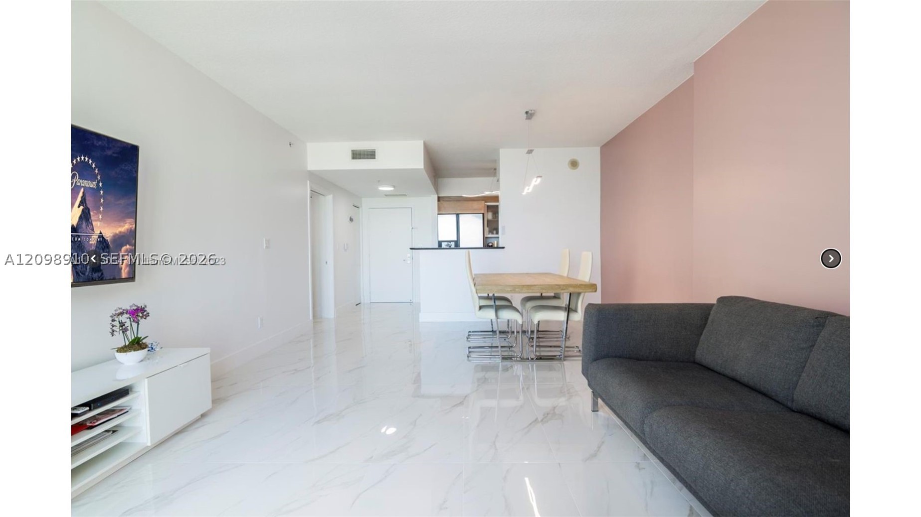 325 S Biscayne Blvd #2624, Miami FL 33131
