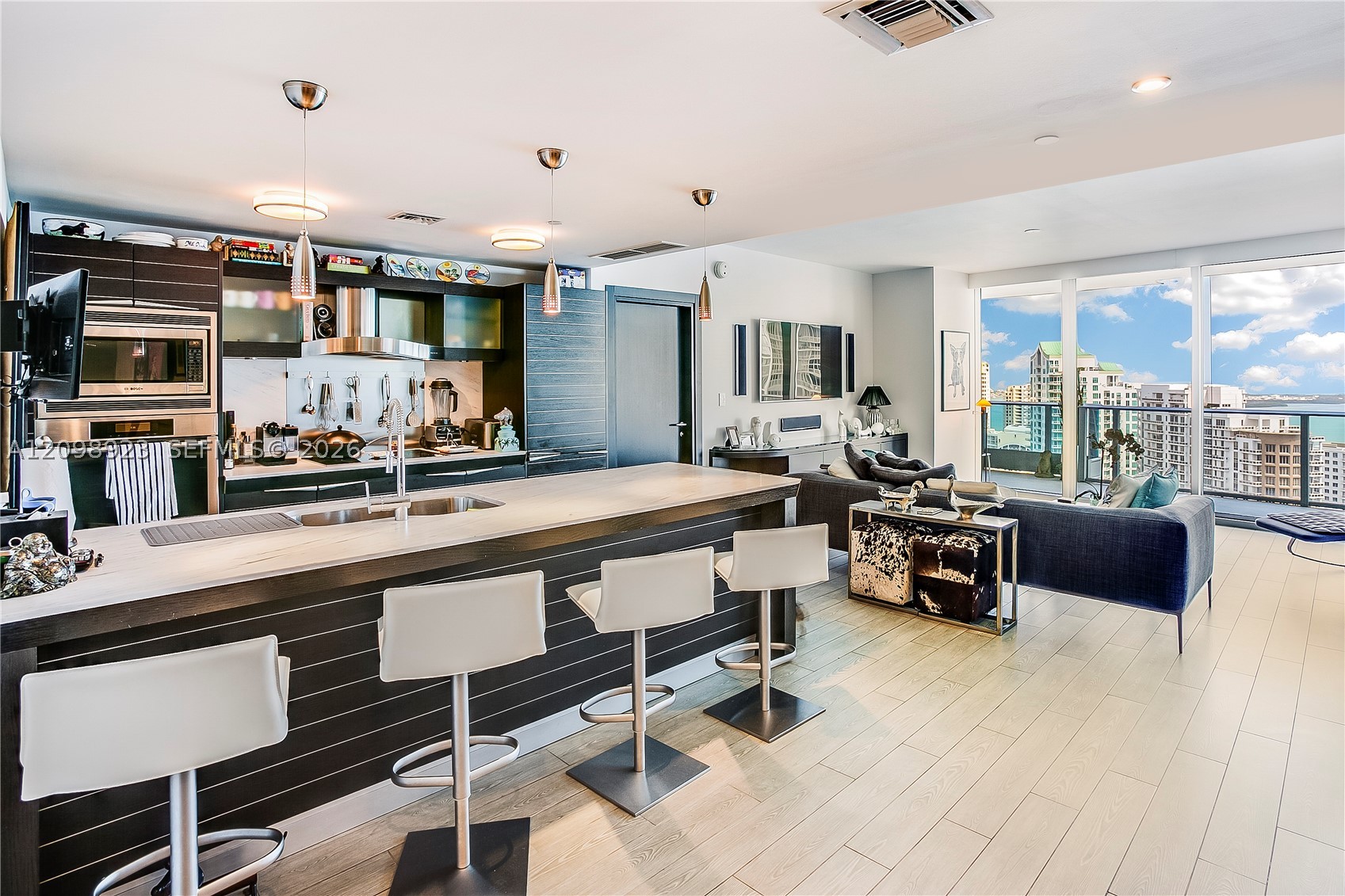 200 Biscayne Boulevard Way #4307, Miami FL 33131