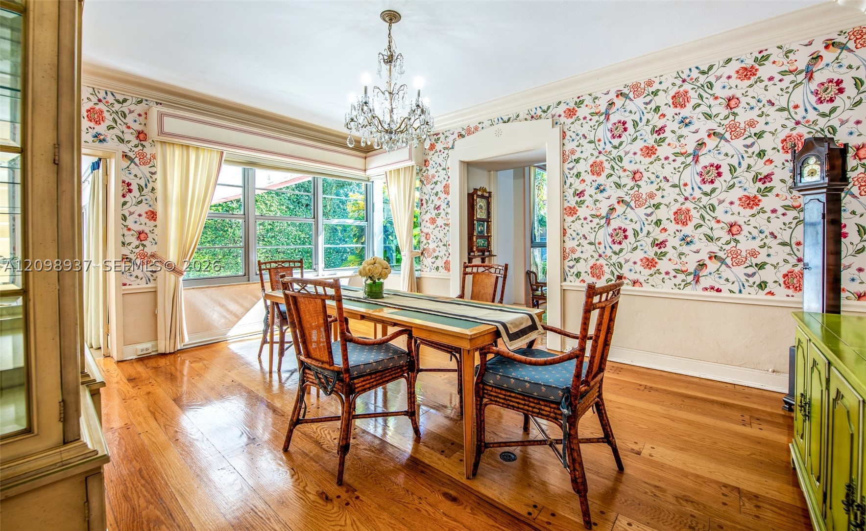 6415 Pine Tree Drive Cir, Miami Beach FL 33141