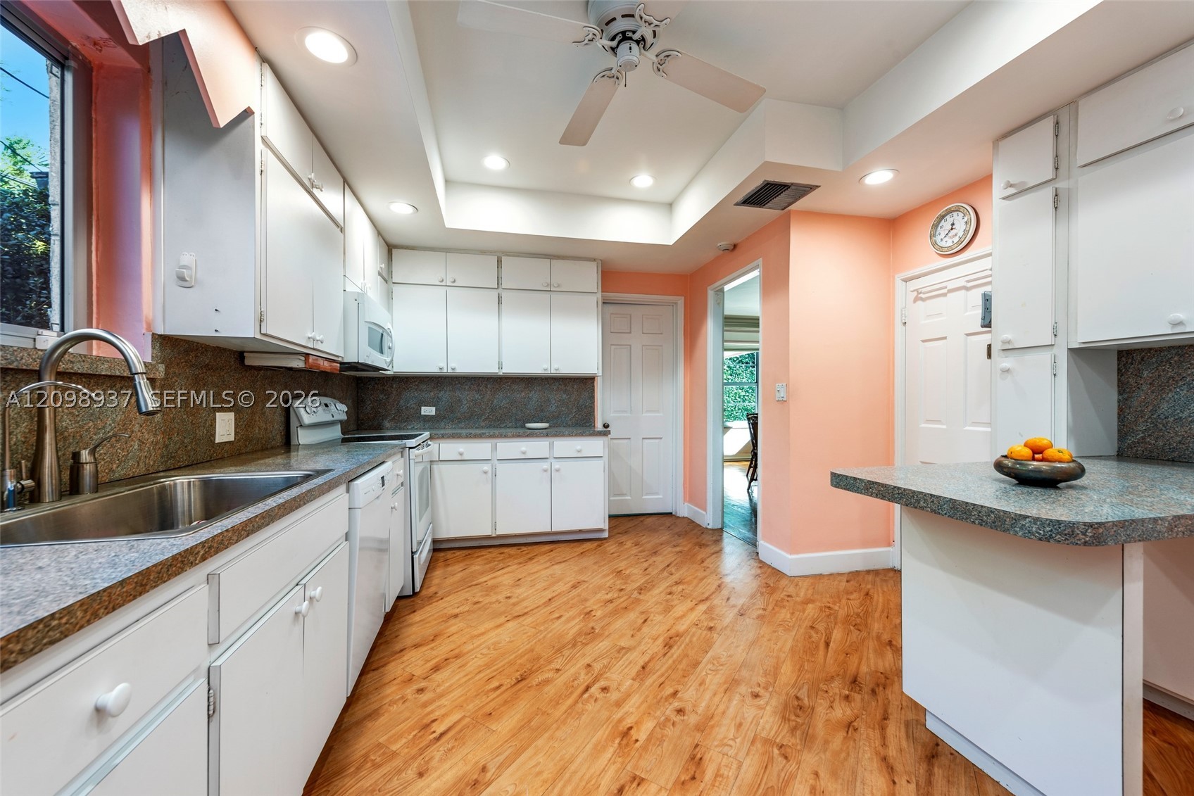 6415 Pine Tree Drive Cir, Miami Beach FL 33141