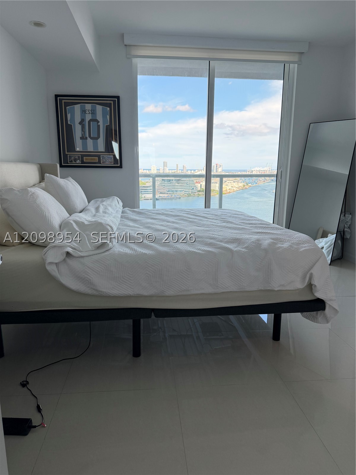 253 NE 2nd St #2405, Miami FL 33132
