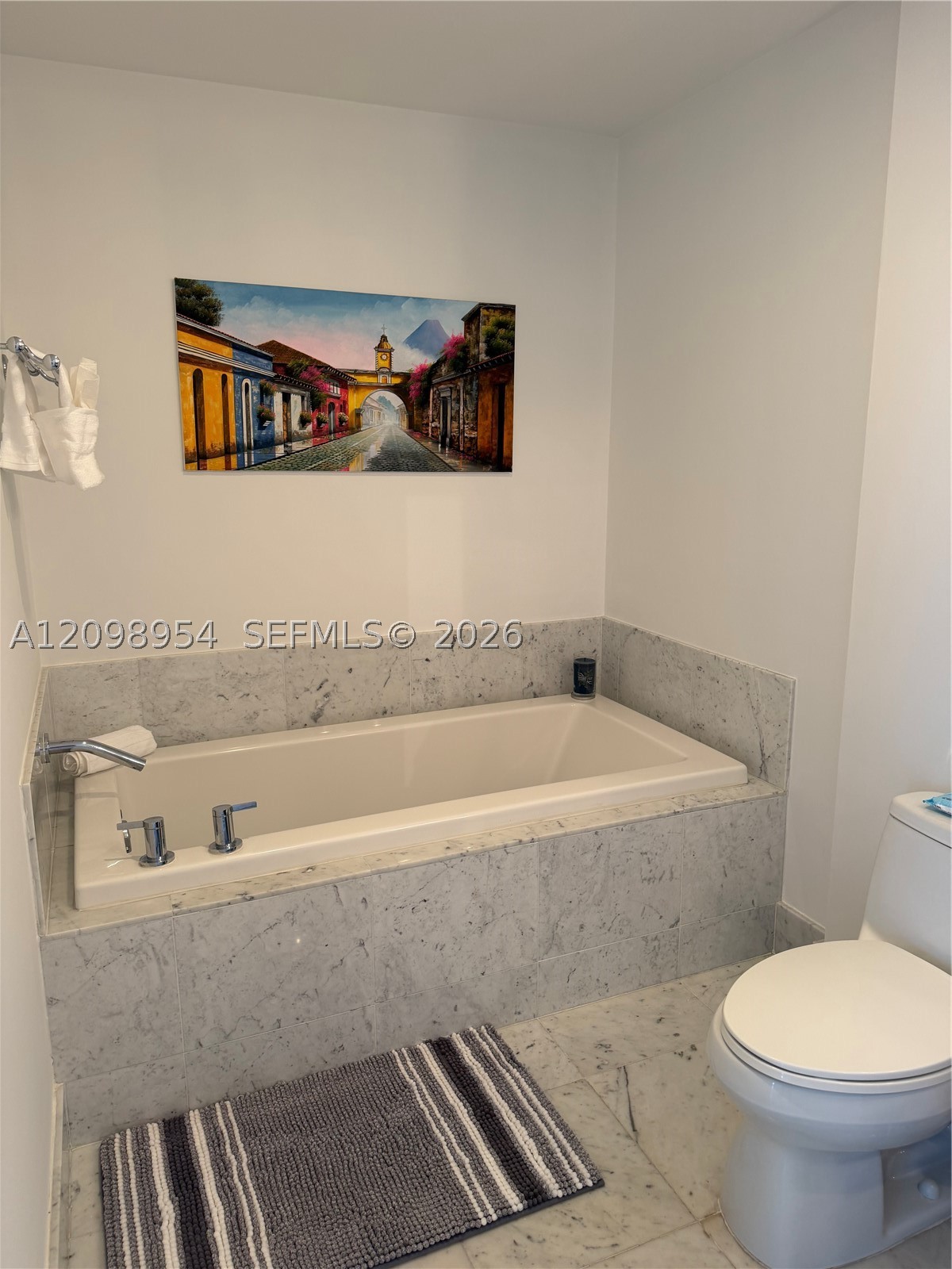253 NE 2nd St #2405, Miami FL 33132