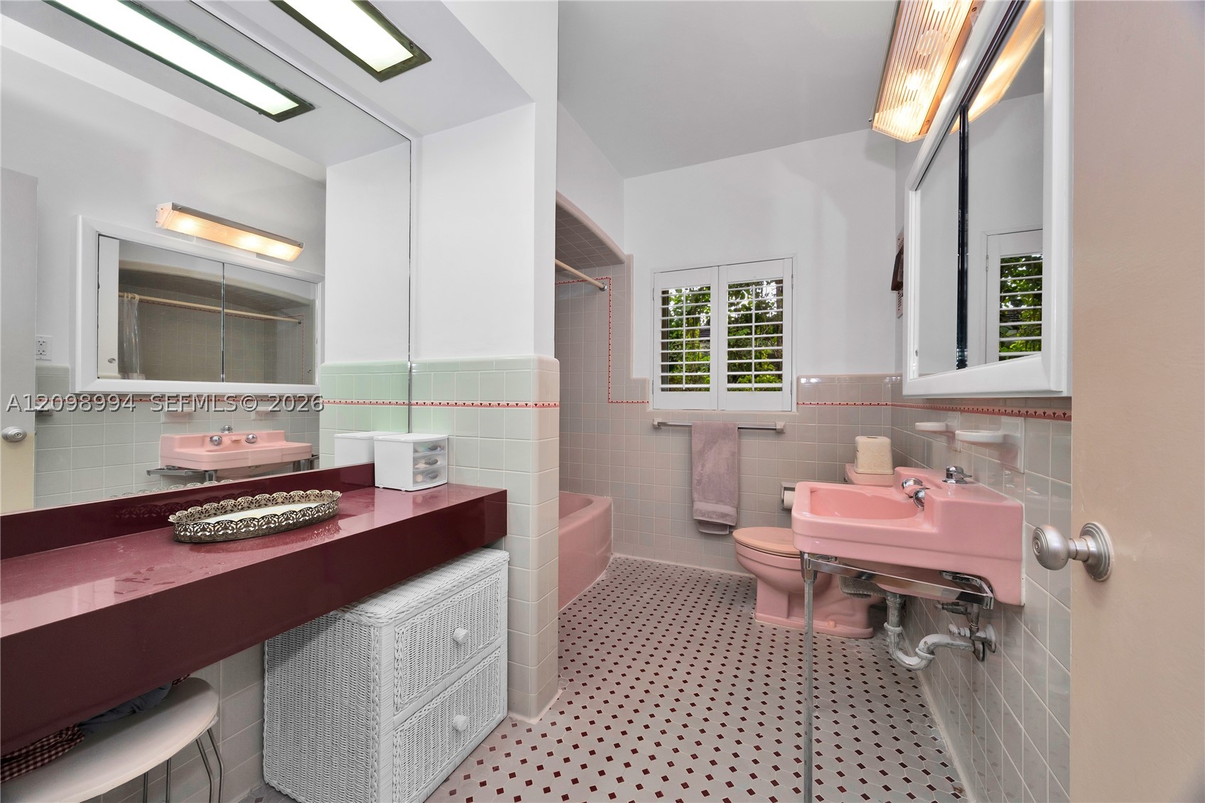 1245 Algardi Ave, Coral Gables FL 33146