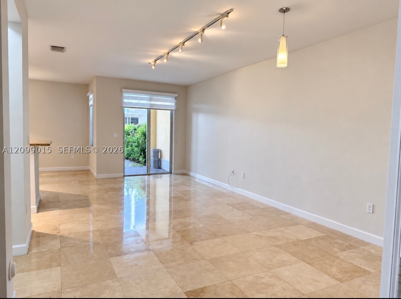 10711 NW 75th Ln, Doral FL 33178