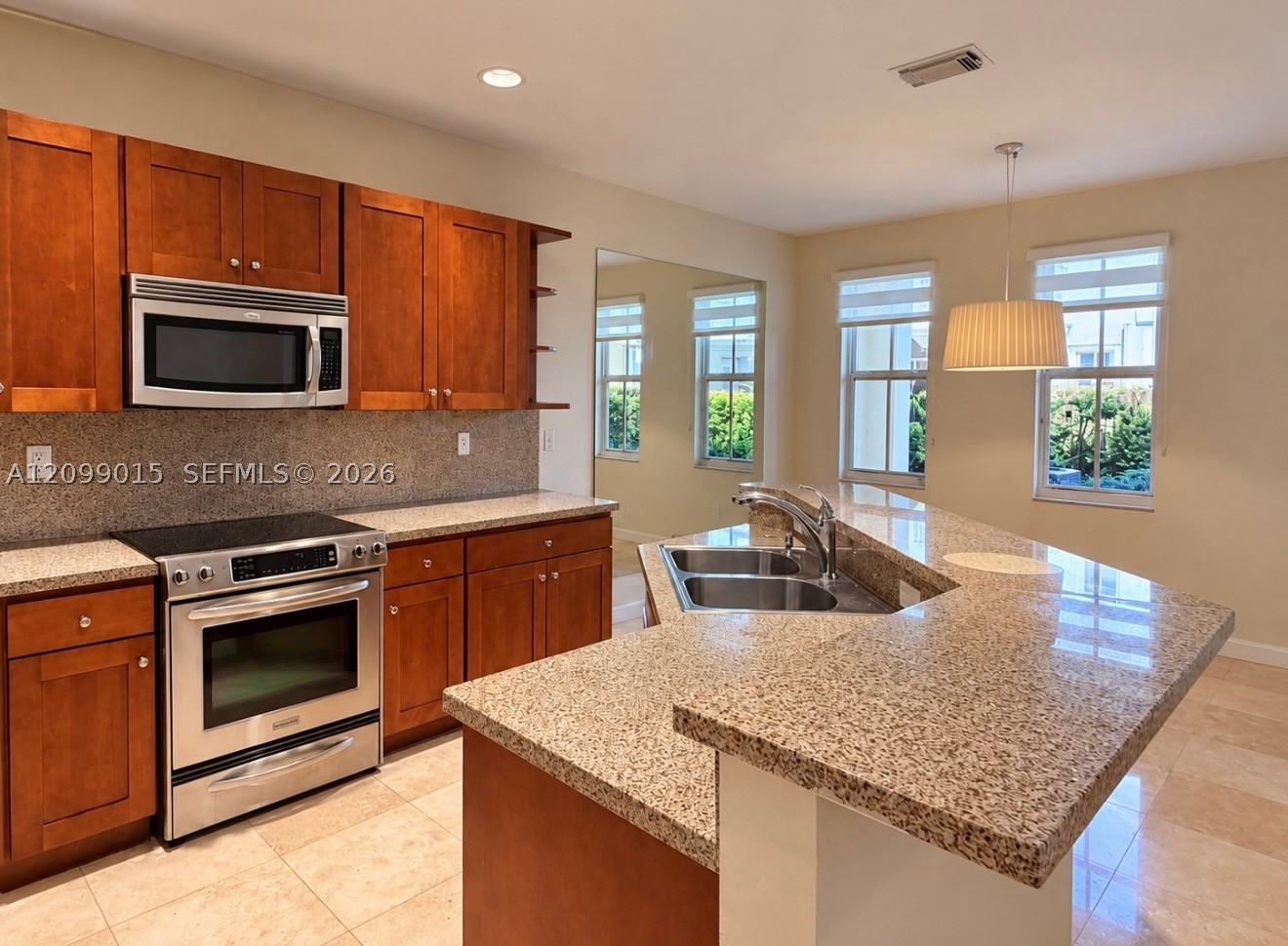 10711 NW 75th Ln, Doral FL 33178