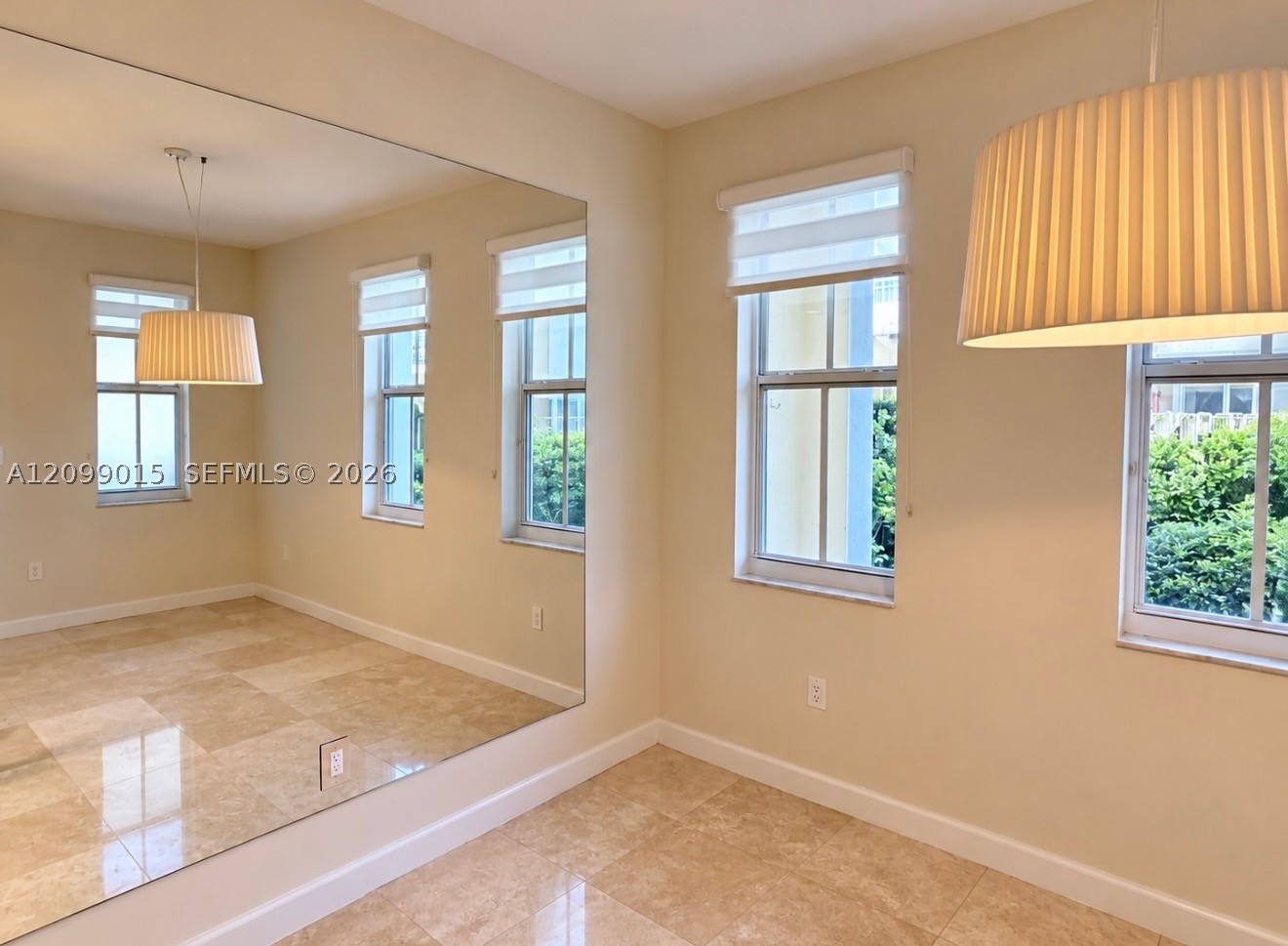 10711 NW 75th Ln, Doral FL 33178
