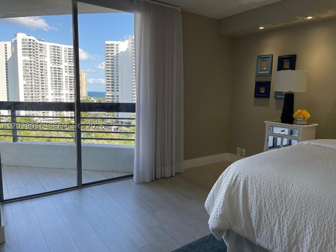 3500 Mystic Pointe Dr #1507, Aventura FL 33180