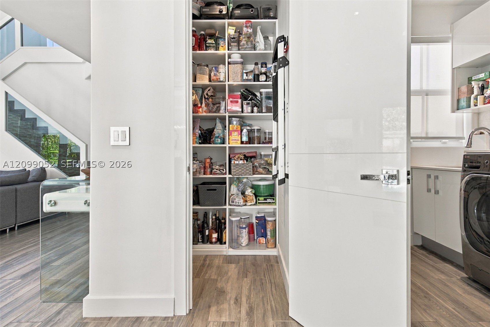 1516 Breakwater Ter, Hollywood FL 33019