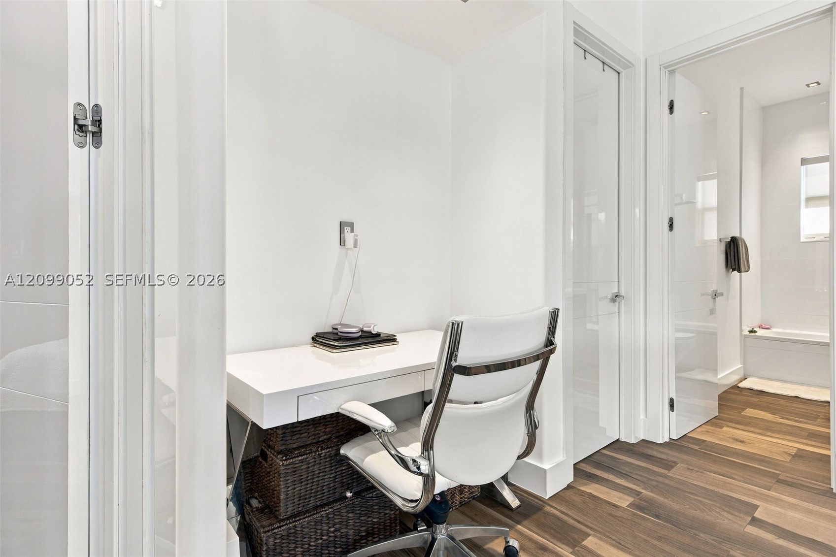 1516 Breakwater Ter, Hollywood FL 33019