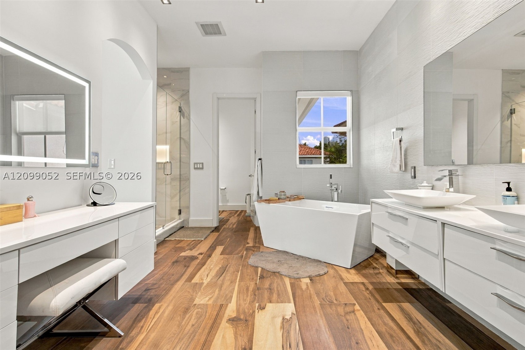 1516 Breakwater Ter, Hollywood FL 33019