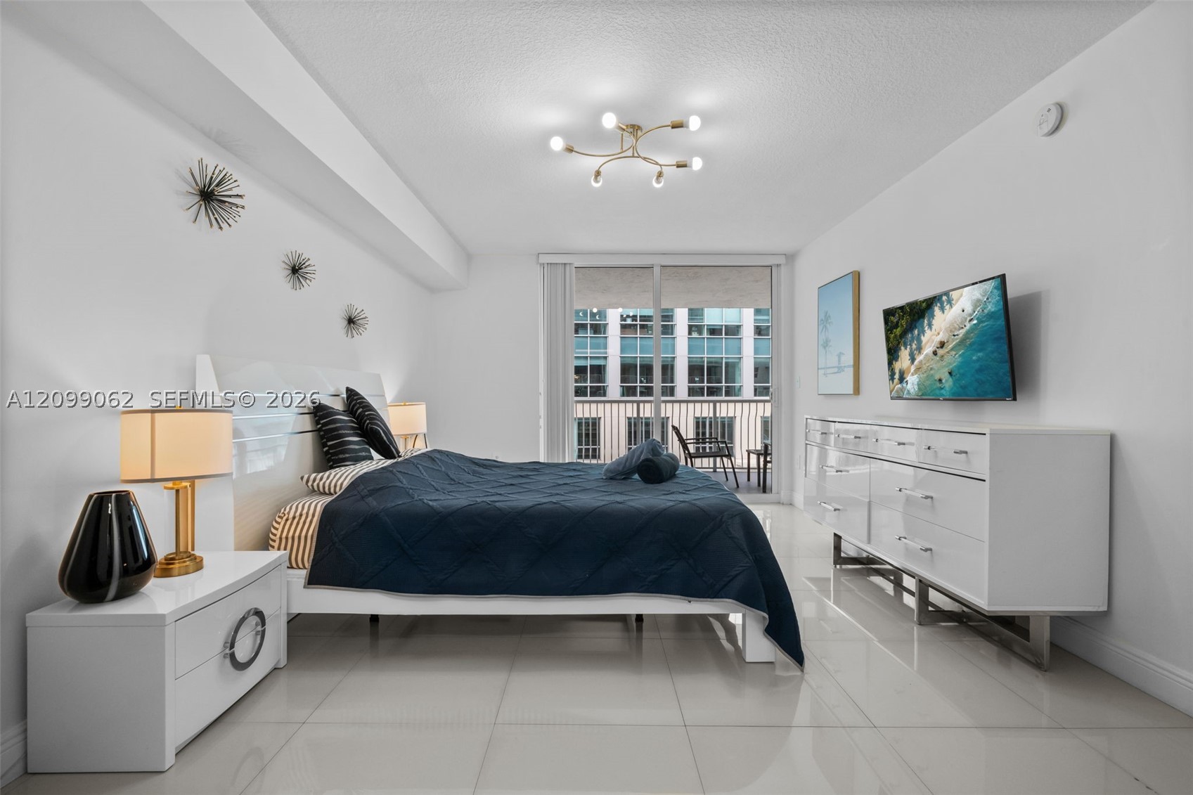 1200 Brickell Bay Dr #3908, Miami FL 33131