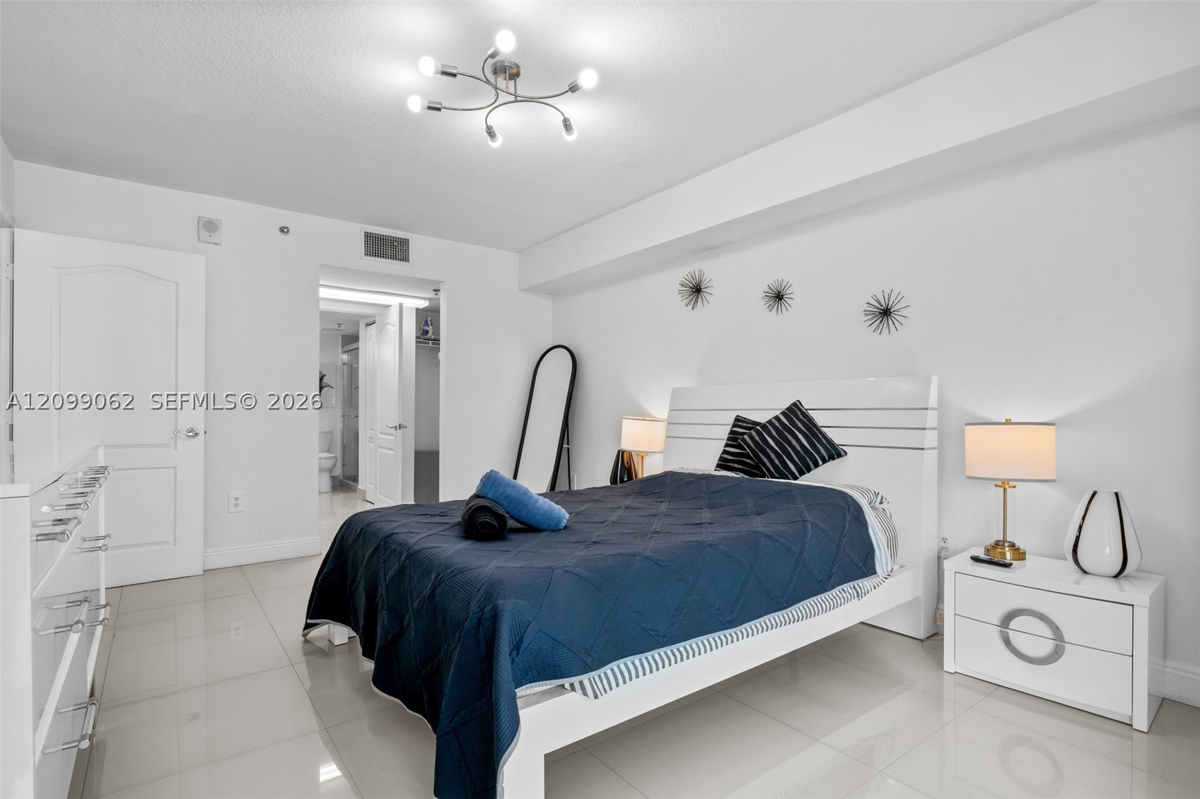 1200 Brickell Bay Dr #3908, Miami FL 33131