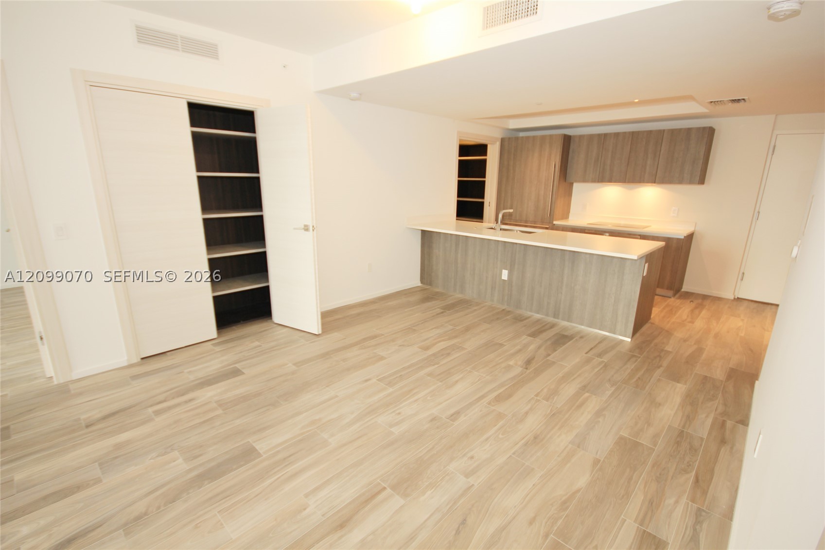 801 S Miami Ave #3710, Miami FL 33130