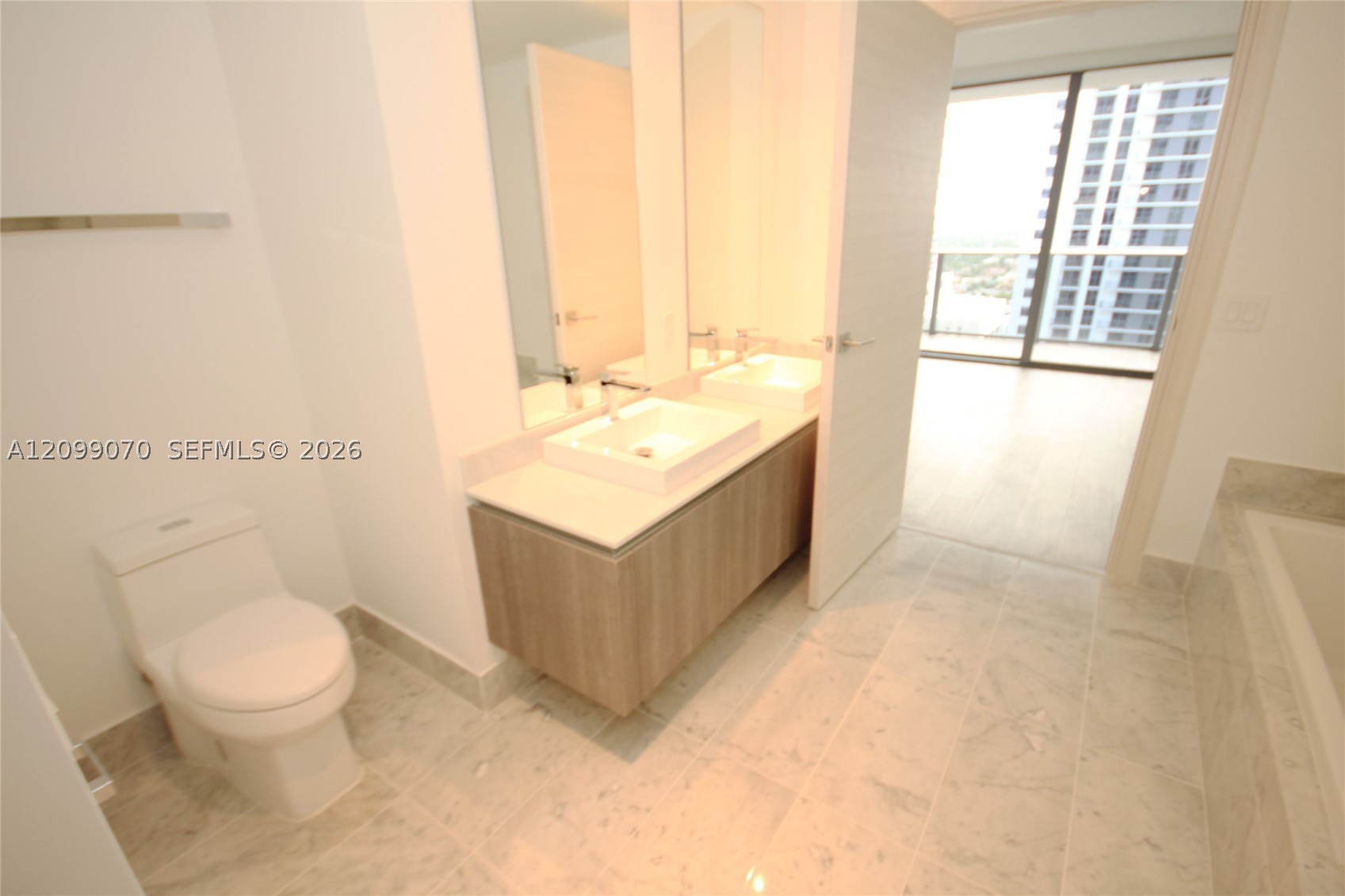 801 S Miami Ave #3710, Miami FL 33130