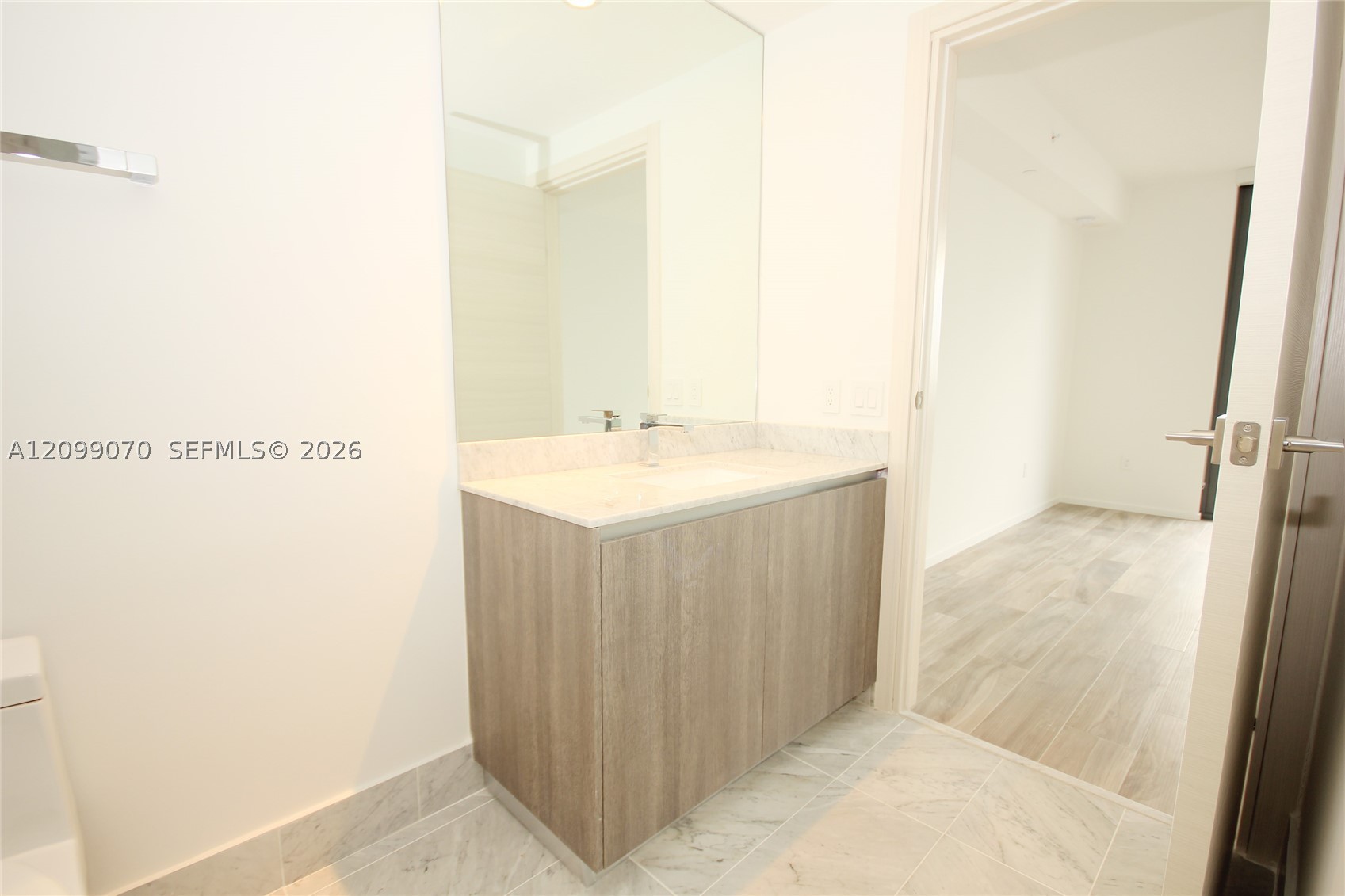 801 S Miami Ave #3710, Miami FL 33130