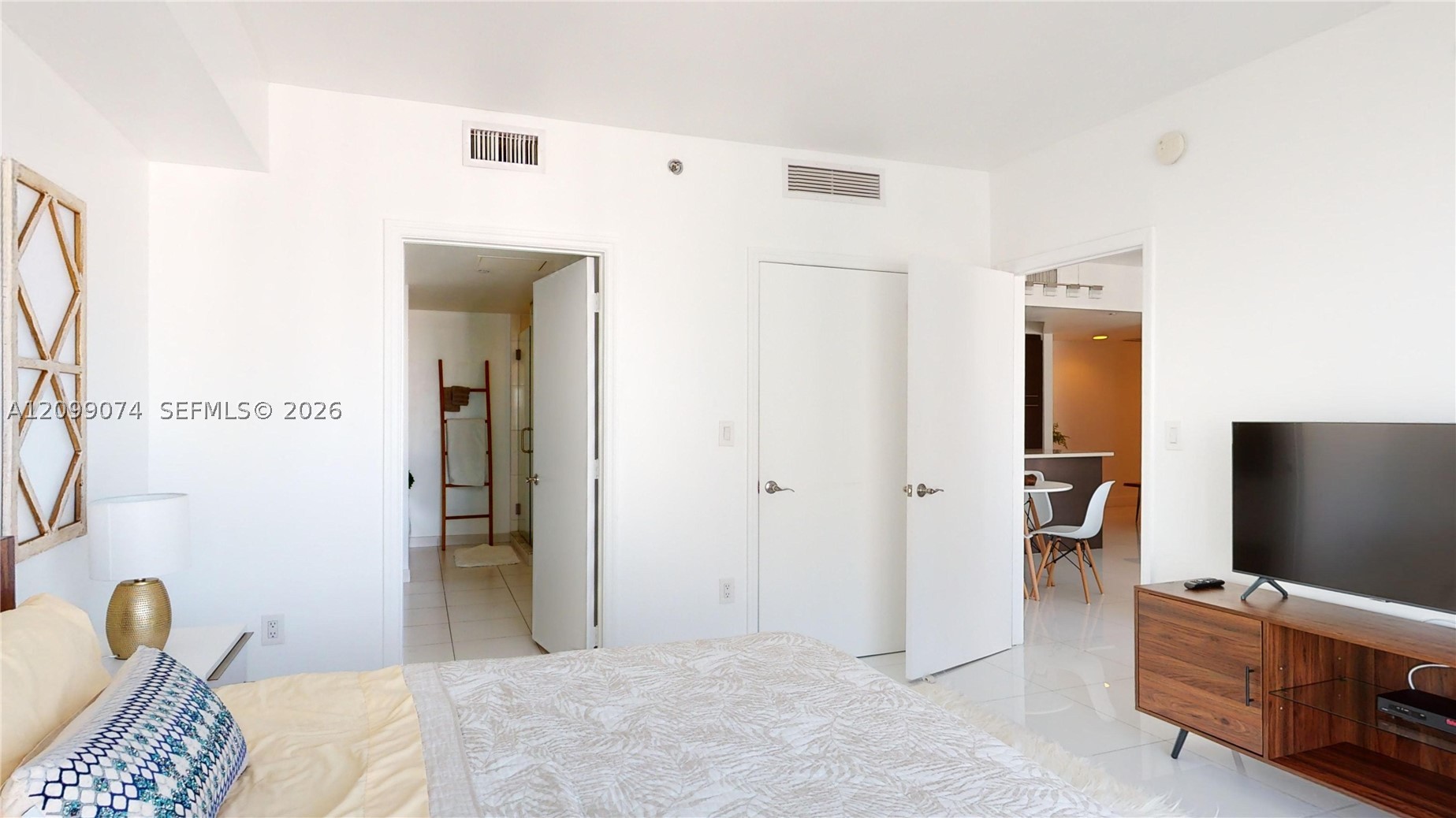 500 Brickell Ave #3405, Miami FL 33131