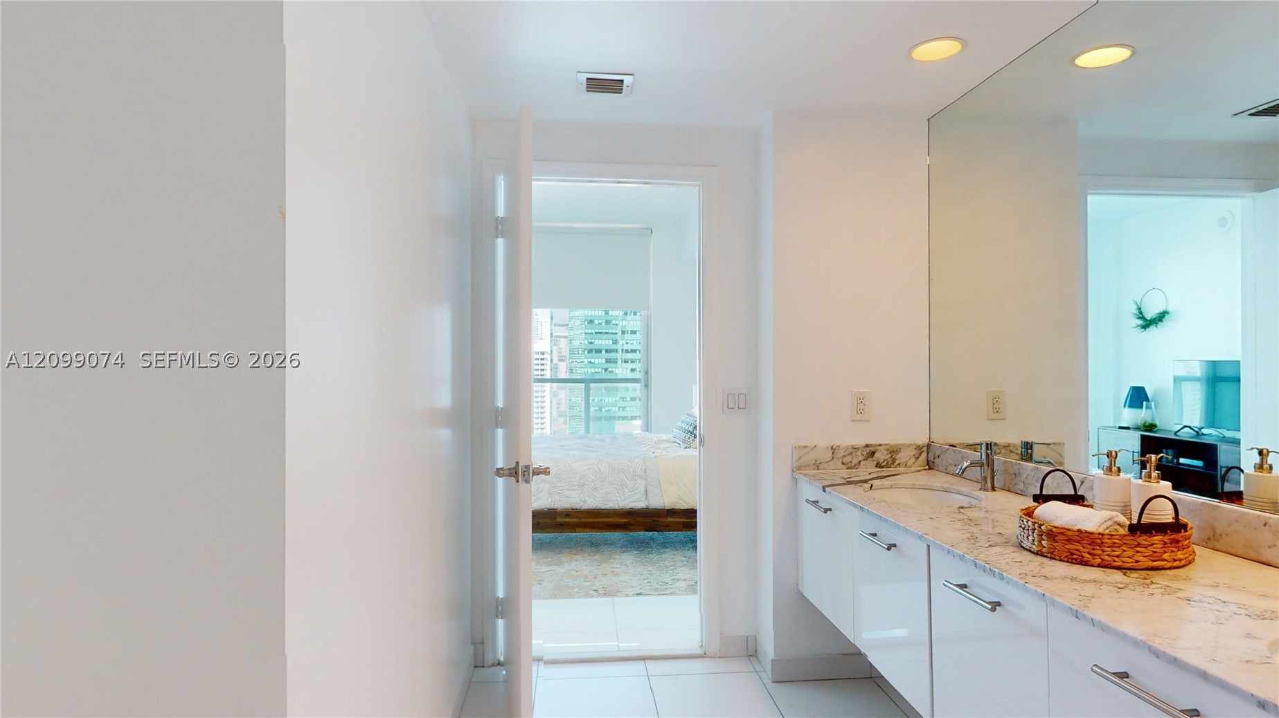 500 Brickell Ave #3405, Miami FL 33131