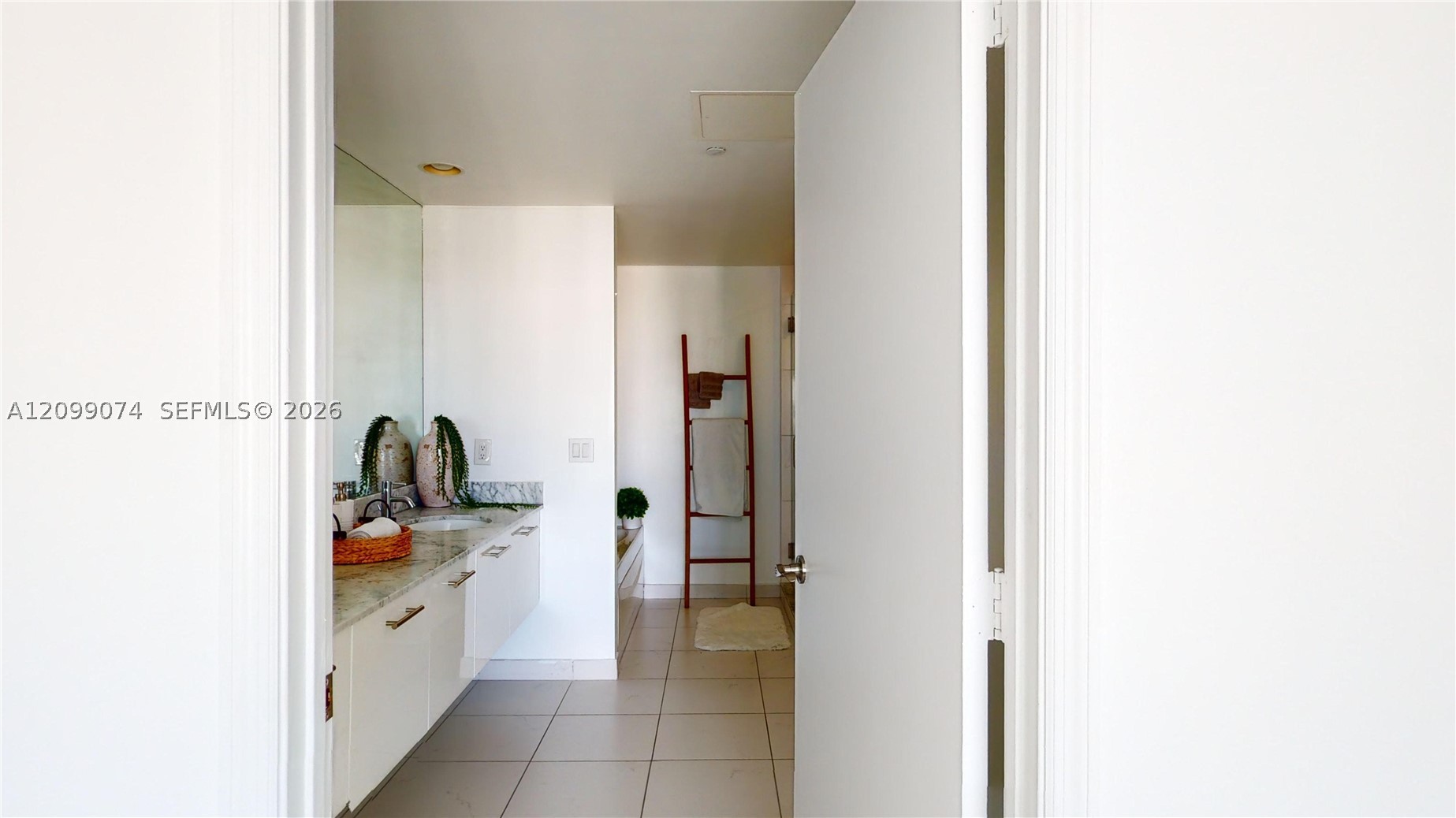 500 Brickell Ave #3405, Miami FL 33131
