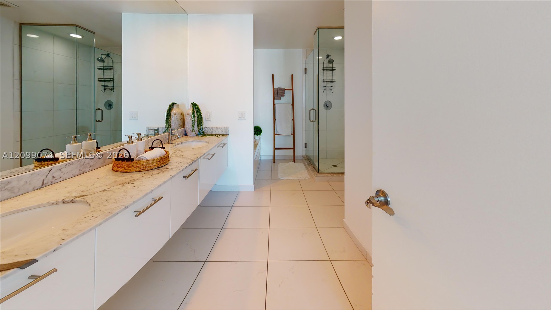 500 Brickell Ave #3405, Miami FL 33131