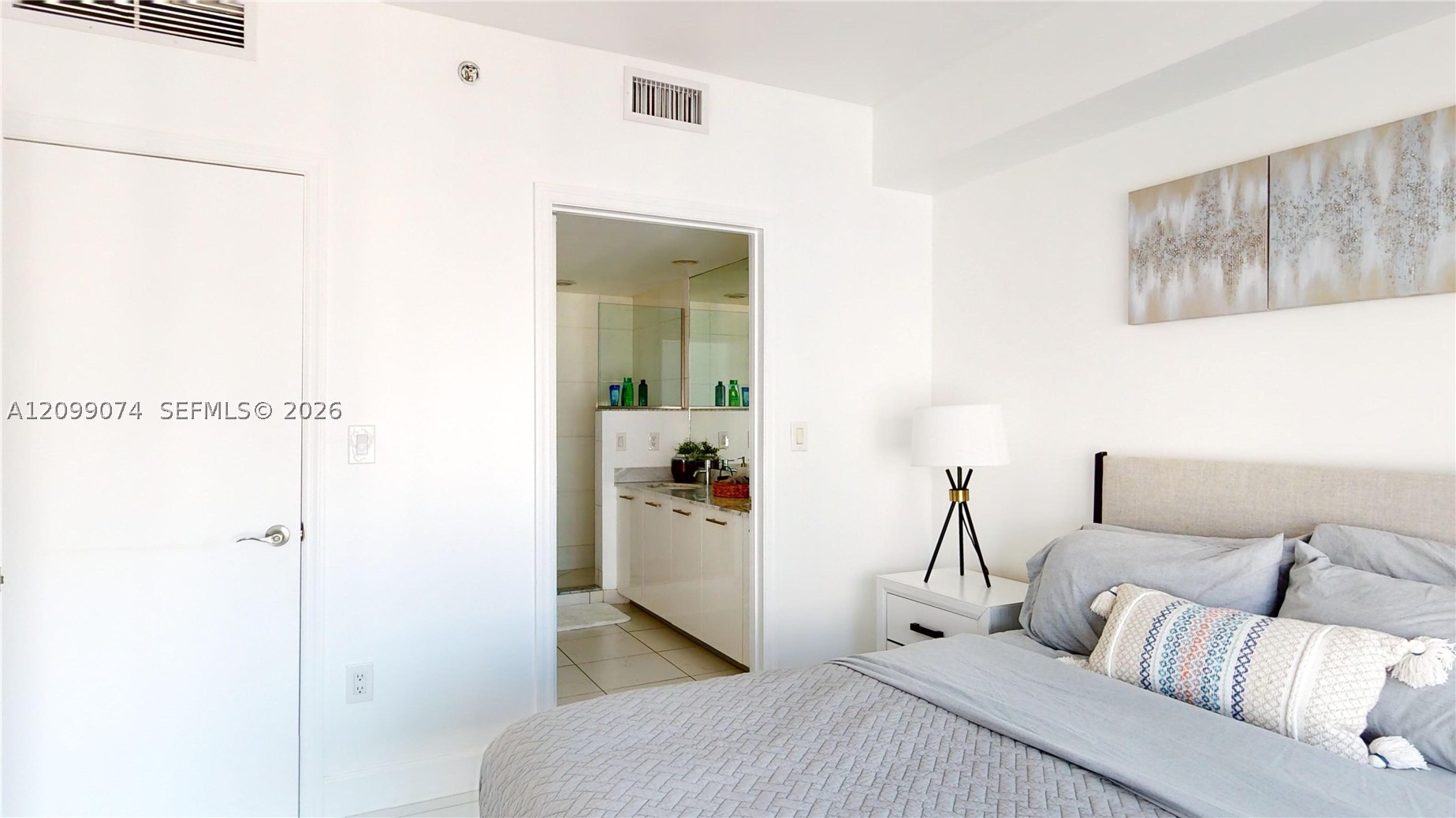 500 Brickell Ave #3405, Miami FL 33131